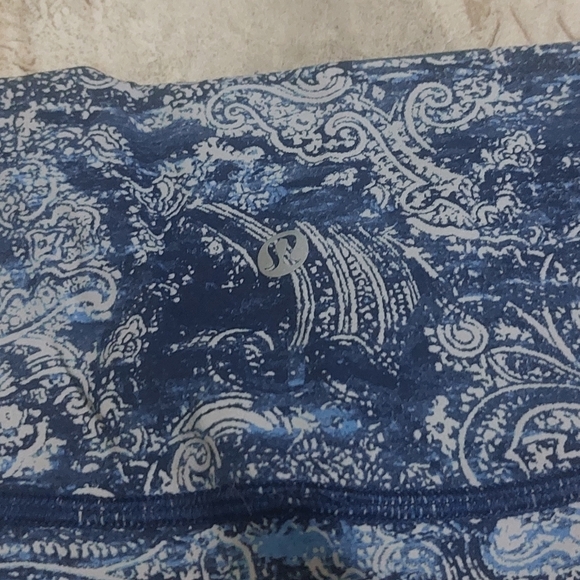 NWOT Lululemon Tights Blue Paisley 4 - Picture 3 of 7